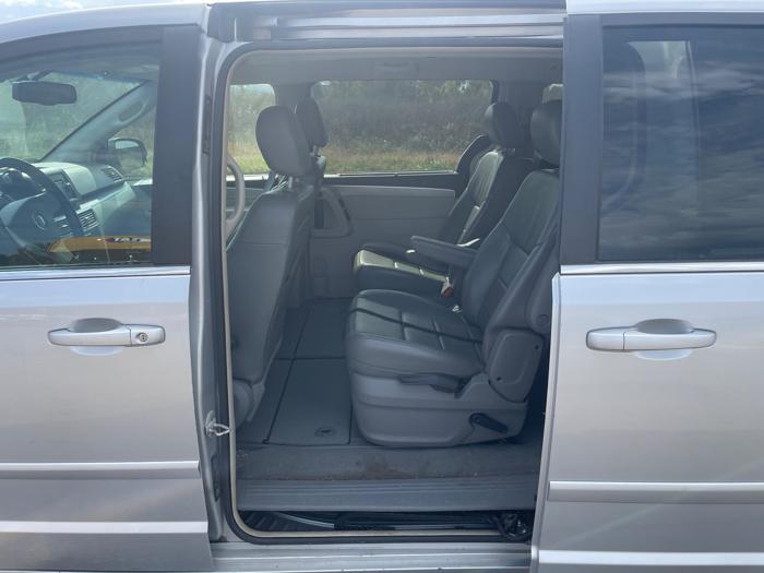 2009 volkswagen routan sel with 225950 miles for sale near elk-river, minnesota ae9b5314a9b04b2fa89dd8c09cf27d67.jpeg