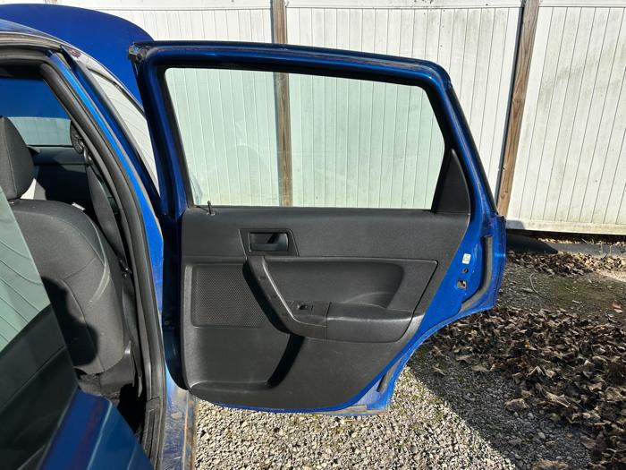 2010 ford focus se-sedan with 252948 miles for sale near elk-river, minnesota aeac2dd99b8b4b7b9043ea07da96f79f.jpg