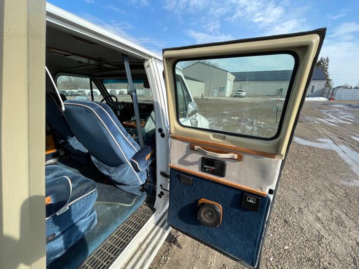 1993 chevrolet sport-van g20 with 97415 miles for sale near elk-river, minnesota aee64a5134c44d9c823ddd54fcb826e0.jpeg