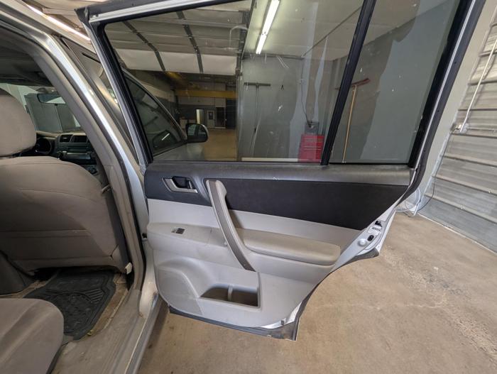 2008 toyota highlander sport-4wd with 226709 miles for sale near elk-river, minnesota b01e8b7509de449c8ec09767995037aa.jpg