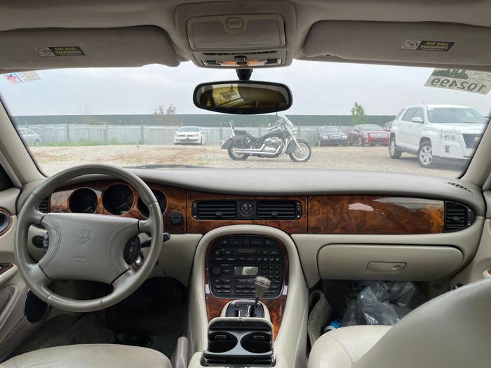 1998 jaguar xj-sedan xj8 with 122279 miles for sale near elk-river, minnesota b0697d3fac5f484ab00befc06e0165c1.jpg