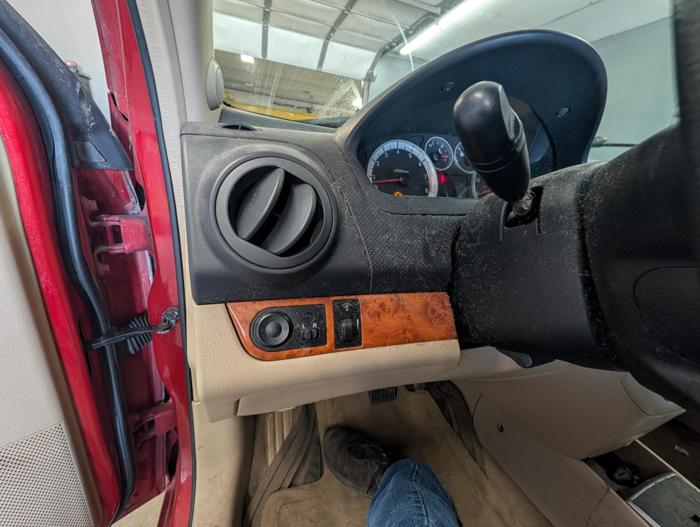 2011 chevrolet aveo ls-4-door with 88449 miles for sale near elk-river, minnesota b0e89f1bc655408fa7c591b665e3bfe5.jpg