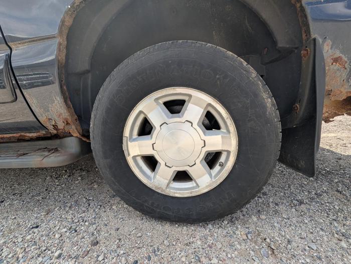 2005 gmc yukon-xl 1500-4wd with 171211 miles for sale near elk-river, minnesota b0fb813fbaf04fccad557c56ba336f65.jpg