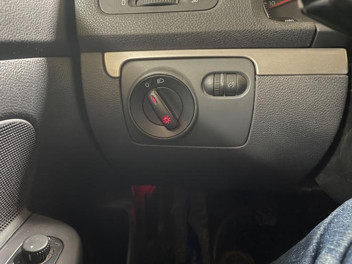 2008 volkswagen rabbit 4-door-s with 119910 miles for sale near elk-river, minnesota b12da0e76b6a47ee9e9dee2ad6ea8c49.jpeg