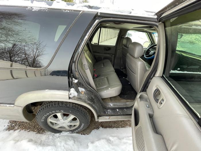 2000 oldsmobile bravada 4d-suv-awd with 113933 miles for sale near elk-river, minnesota b18e312dbd464697907f1bf8268ed17e.jpeg