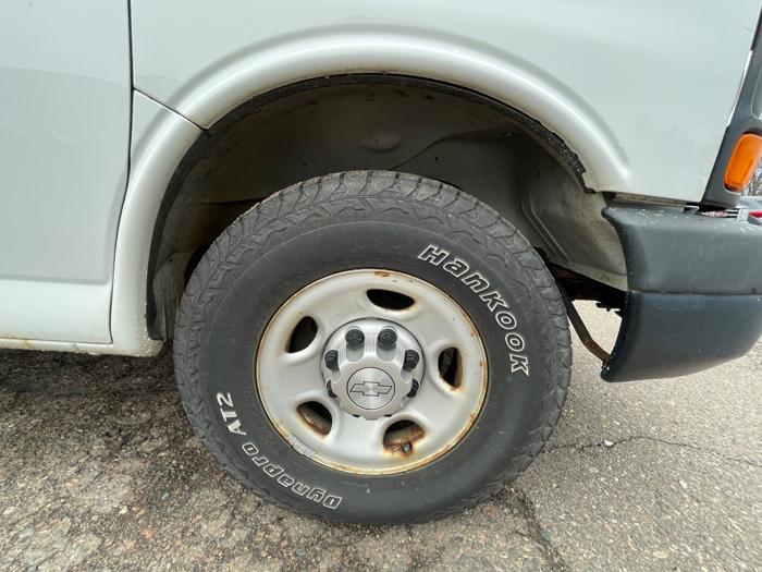 2016 chevrolet express 2500-cargo with 196702 miles for sale near new-hope, minnesota b2210bc825c34143861ff54da56e71d5.jpeg