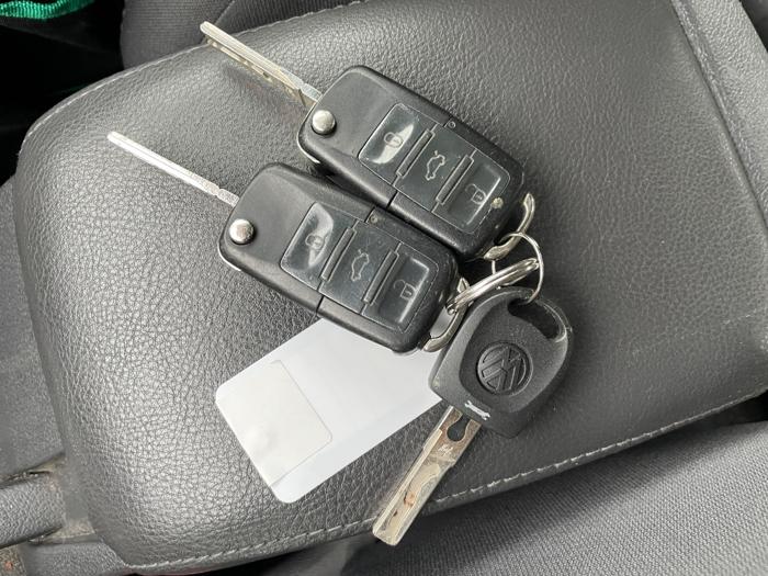 2009 volkswagen rabbit 4-door-s with 205218 miles for sale near elk-river, minnesota b2602f0e15fa4fe4a8d731be64867ff0.jpeg