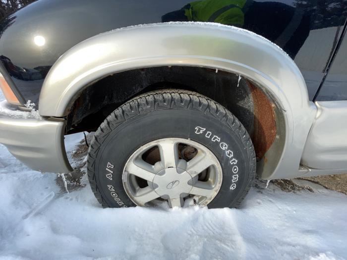 2000 oldsmobile bravada 4d-suv-awd with 113933 miles for sale near elk-river, minnesota b28c98c2edd4496dbd8db157e1716569.jpeg