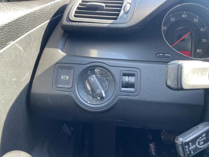 2006 volkswagen passat with 180436 miles for sale near elk-river, minnesota b2be31d35be9416db21c1610c6a67848.jpg