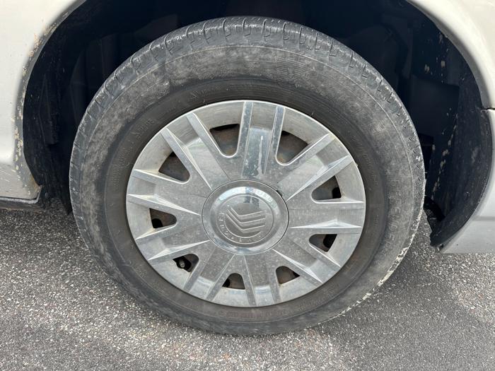 2007 mercury grand-marquis gs for sale near elk-river, minnesota b2cc46b418bb408583dc88edc108a21d.jpeg