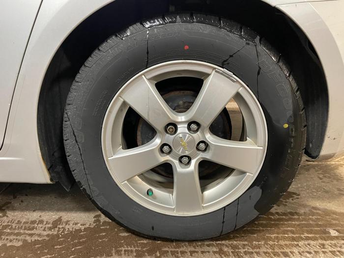 2015 chevrolet cruze 1lt-auto with 177421 miles for sale near elk-river, minnesota b31840c339c943d98eb44c45f2a899ee.jpg