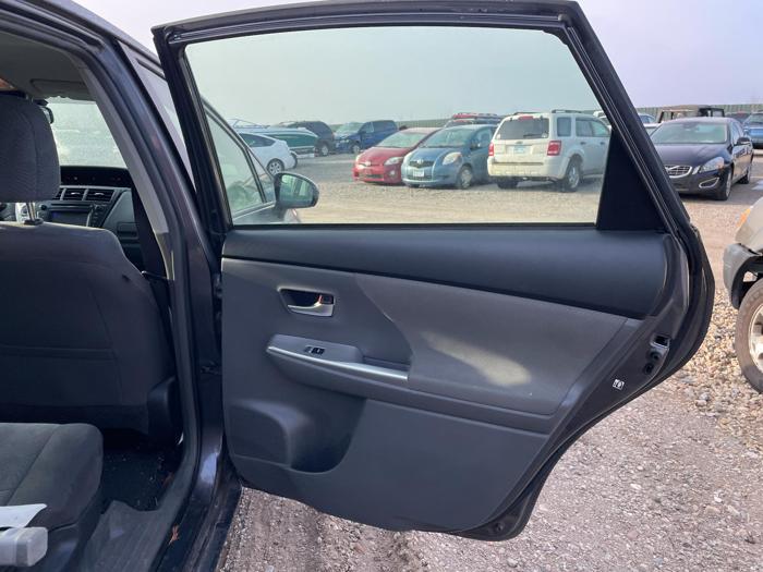 2013 toyota prius-v with 153265 miles for sale near elk-river, minnesota b323f8ed5ce74dad99a355117732af9f.jpg