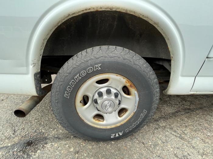 2016 chevrolet express 2500-cargo with 196702 miles for sale near new-hope, minnesota b379f64b459e41f891a85ed0e1aae04e.jpeg