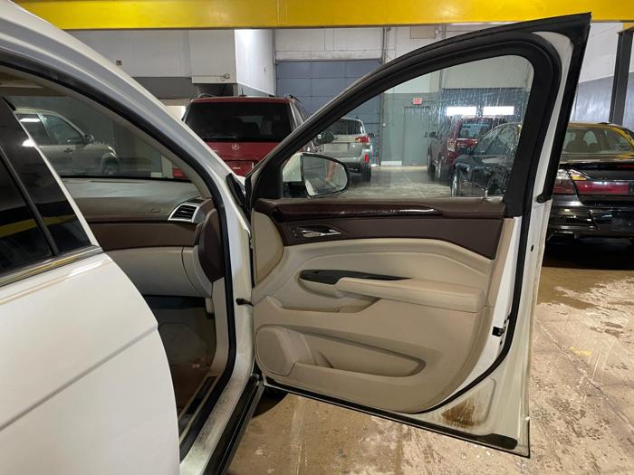 2012 cadillac srx luxury with 137677 miles for sale near elk-river, minnesota b37d1fab83a7432d8c5dec64659df8ae.jpg