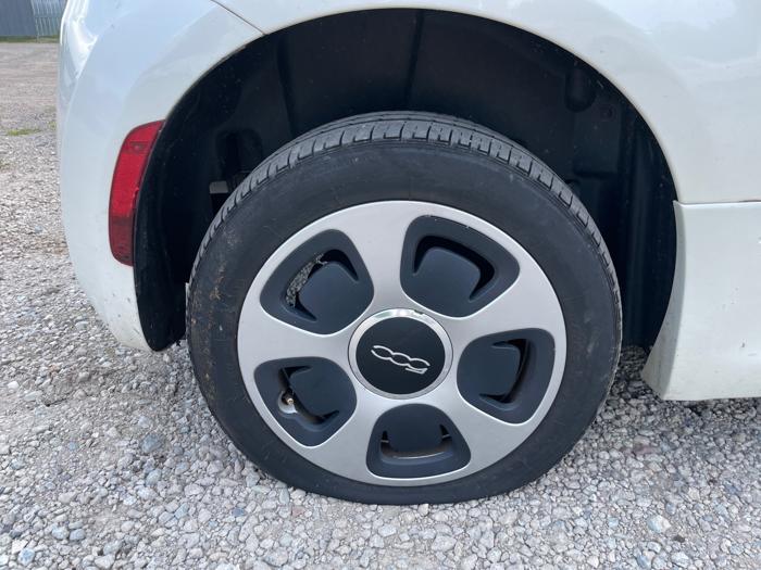 2015 fiat 500e battery-electric-hatchback with 48070 miles for sale near elk-river, minnesota b3aeb4abff7c48e1a0debb766c11c56a.jpeg