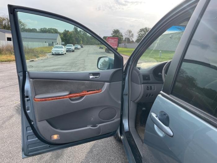 2006 toyota sienna xle with 219674 miles for sale near elk-river, minnesota b460725f06bc41f0ad89b8d1756985f6.jpeg