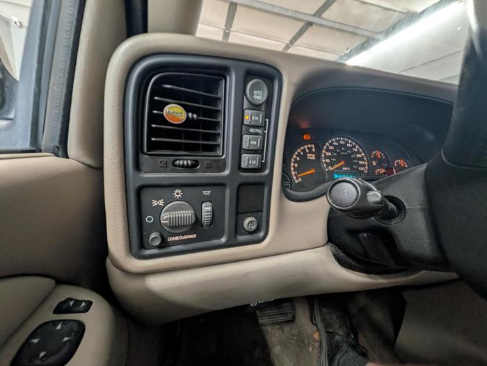 2001 chevrolet tahoe 4wd with 256492 miles for sale near elk-river, minnesota b4f58c88c81d47d69835862757448ad3.jpg
