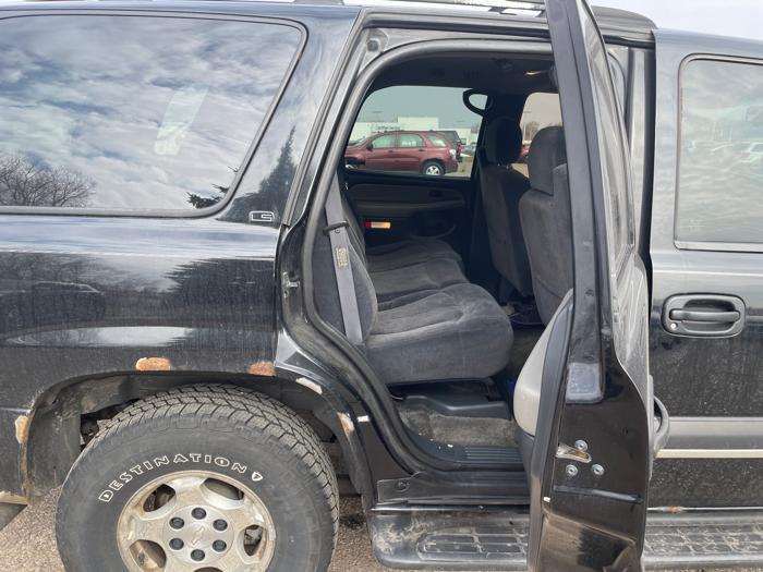 2000 chevrolet tahoe 4wd with 230426 miles for sale near fridley, minnesota b4fac76afa3948c993cb46635125444a.jpeg