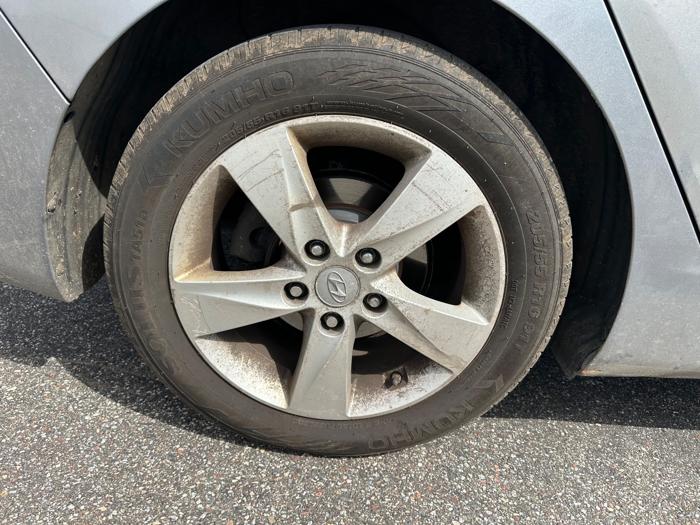 2013 hyundai elantra limited with 143526 miles for sale near elk-river, minnesota b5062915281945578950f2163743a7e8.jpeg
