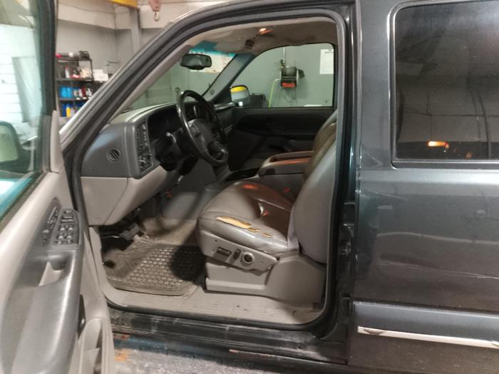2003 chevrolet suburban 1500-4wd with 287351 miles for sale near elk-river, minnesota b555bb63c5e742e5b096f0c689c7c246.jpg