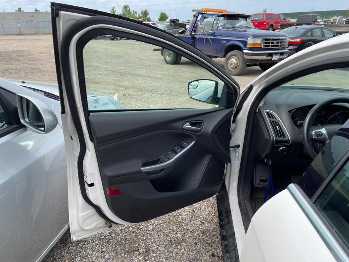2012 ford focus titanium with 143418 miles for sale near elk-river, minnesota b587ebd608a64de0bf0efd5218a4c82b.jpg