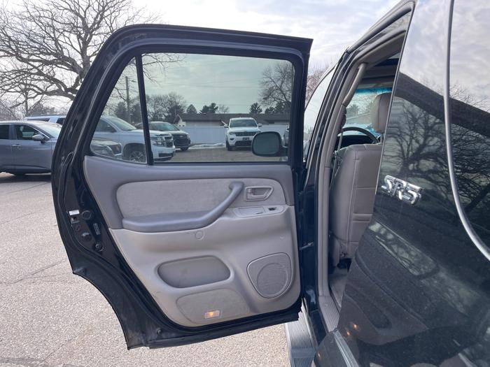 2005 toyota sequoia sr5-4wd with 183140 miles for sale near fridley, minnesota b5a0120bb9c7426a8fa7b5c85b3c2151.jpeg
