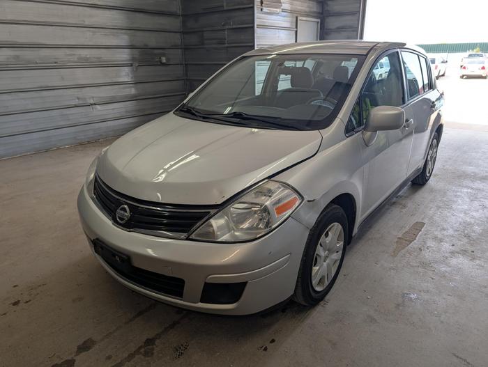2011 nissan versa 1.8-sl-hatchback with 202864 miles for sale near elk-river, minnesota b5ce45e0d3d24c4fb88a06f98c0d24a8.jpg