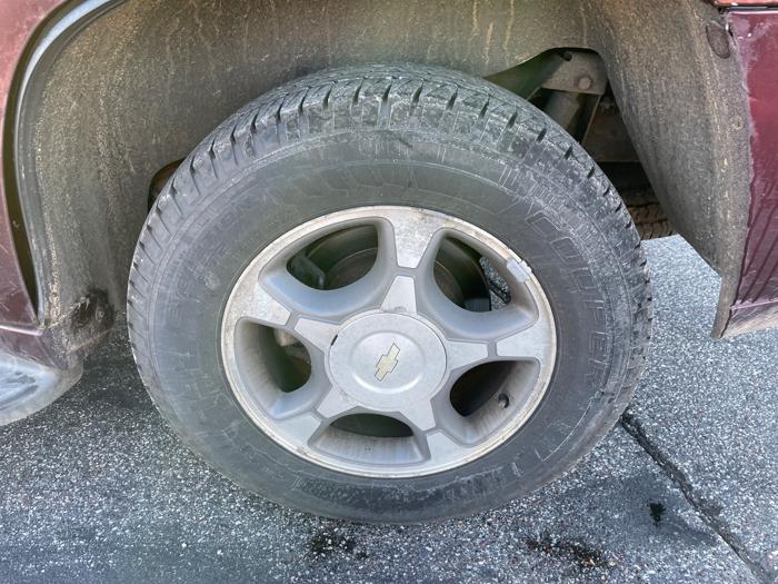 2006 chevrolet trailblazer ls-4wd with 205755 miles for sale near elk-river, minnesota b6084432bc3247908a0f81630c3e375d.jpeg