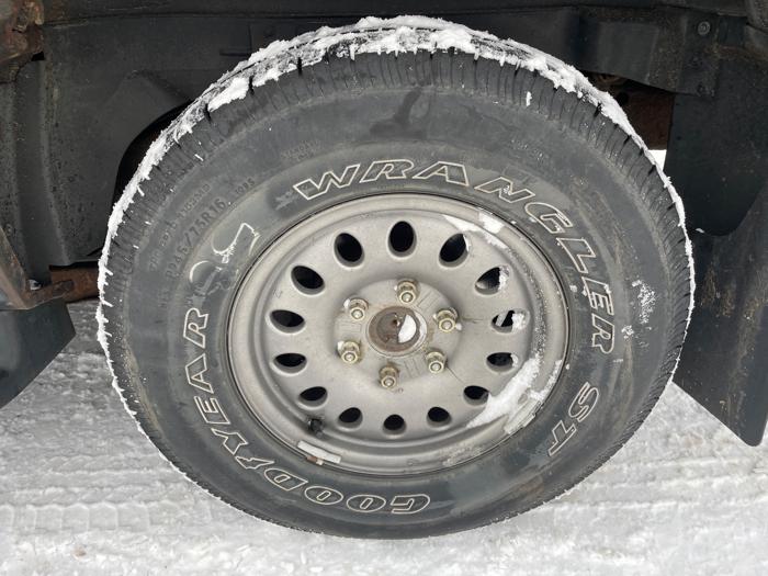 2001 chevrolet tahoe 4wd with 174356 miles for sale near fridley, minnesota b630e913ee614bef83debe83e62696c4.jpeg