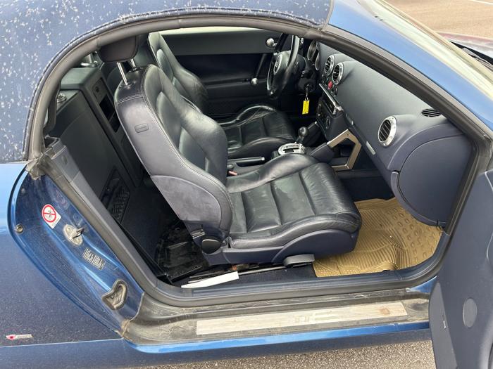 2004 audi tt roadster-quattro-(250-hp) with 126058 miles for sale near burnsville, minnesota b63b16111567442bb04d21594c9094c0.jpeg