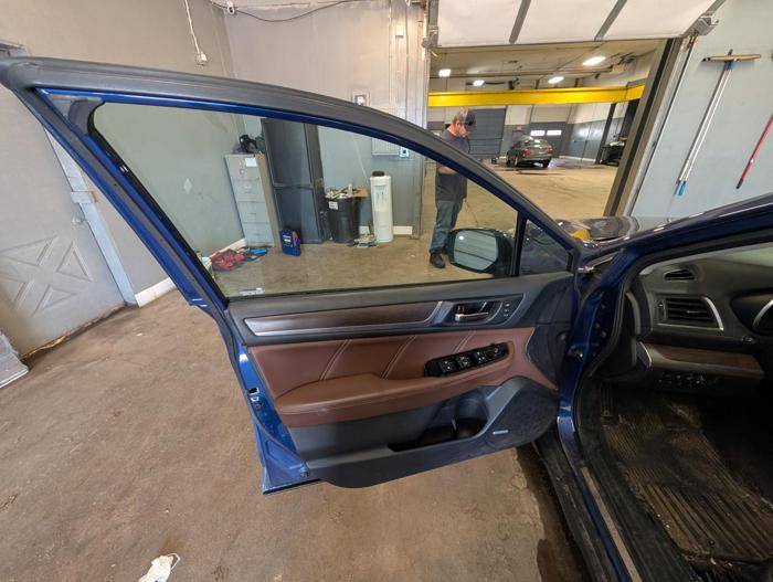2017 subaru outback 3.6r-touring with 165726 miles for sale near elk-river, minnesota b63e148252554b9e800ec476f40b60ef.jpg