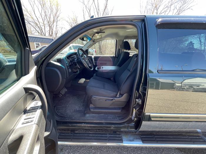 2013 chevrolet silverado-1500 lt-crew-cab-4wd with 223817 miles for sale near brainerd, minnesota b64b650d6e044fc086539e957c674638.jpeg