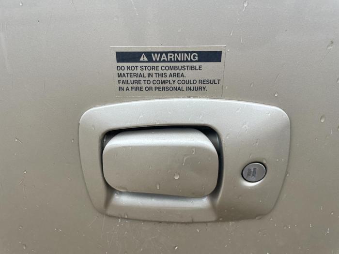 2006 freightliner x-line-motorhome - with 27483 miles for sale near elk-river, minnesota b7083cee9388429e9fb67fddc5af4c54.jpg