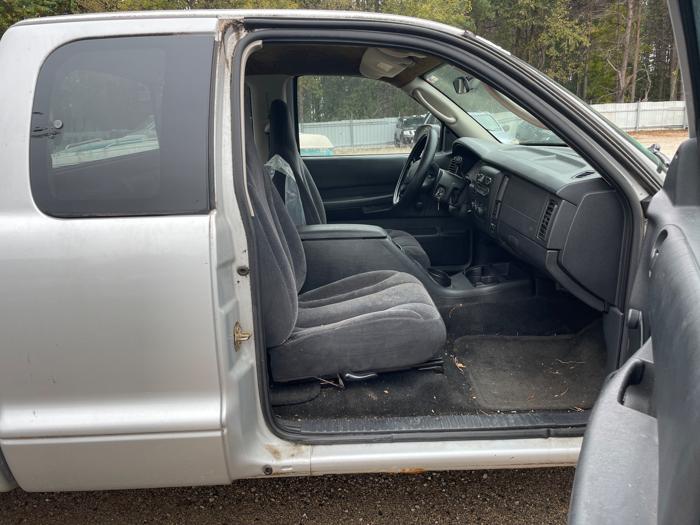 2002 dodge dakota club-cab-4wd with 118259 miles for sale near elk-river, minnesota b7d47759936d4f429bd0e873bd11964c.jpeg