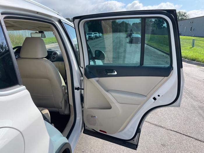 2010 volkswagen tiguan s-4motion with 129474 miles for sale near elk-river, minnesota b7dfad880016483582f4dfdaa48920f8.jpeg