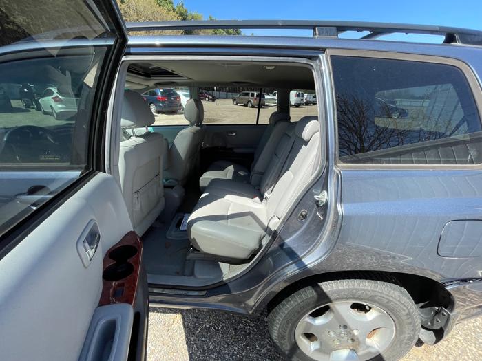 2004 toyota highlander v6-4wd for sale near elk-river, minnesota b7f58a2be92a4157aea4cb63dec80fb5.jpeg