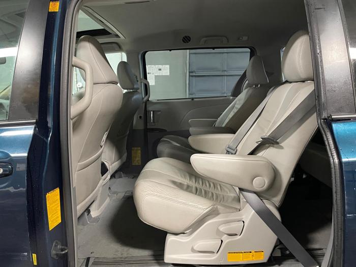 2011 toyota sienna with 212471 miles for sale near elk-river, minnesota b80971181f0b46af89194e8d6b7c0008.jpg
