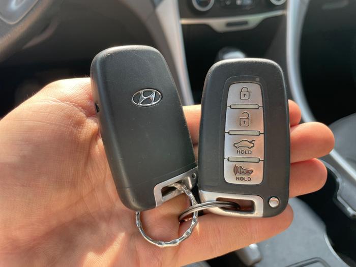 2011 hyundai sonata-hybrid sedan with 119130 miles for sale near elk-river, minnesota b884f482421e470282c93accd95b5cae.jpeg