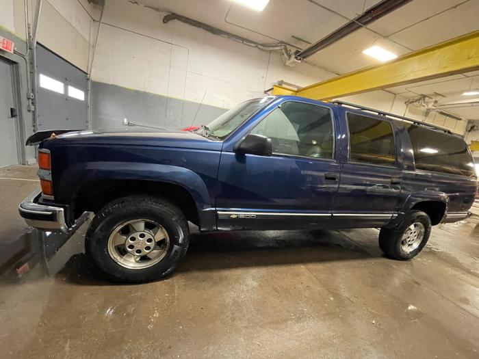 1997 chevrolet suburban with 191626 miles for sale near elk-river, minnesota b893beedd85c4d53b950b4443d2e56ac.jpg
