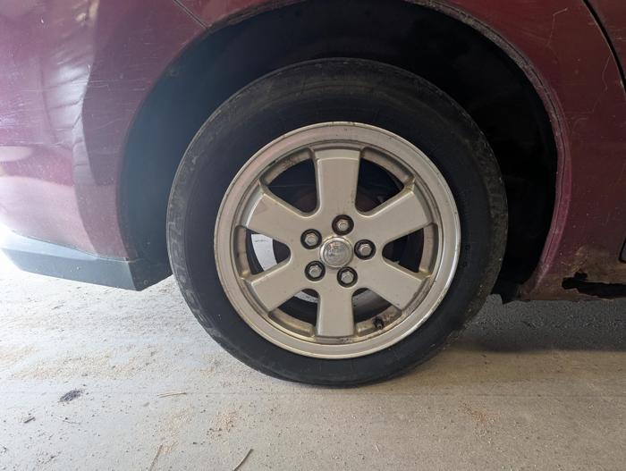 2005 toyota prius 4-door-liftback with 272841 miles for sale near elk-river, minnesota b8970c76cc0e43f8bf644b09c8ffbf46.jpg
