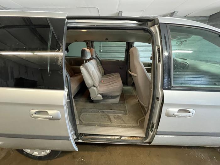 2003 chrysler voyager lx with 147148 miles for sale near elk-river, minnesota b8c67245b99247b2a0467155568d5e6d.jpeg