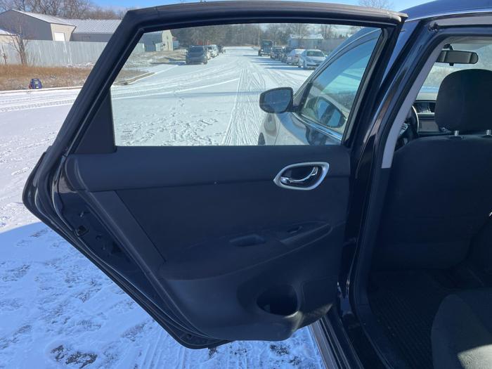 2013 nissan sentra with 114144 miles for sale near elk-river, minnesota b8e87b6275404ba28a5562dfe21d8090.jpg