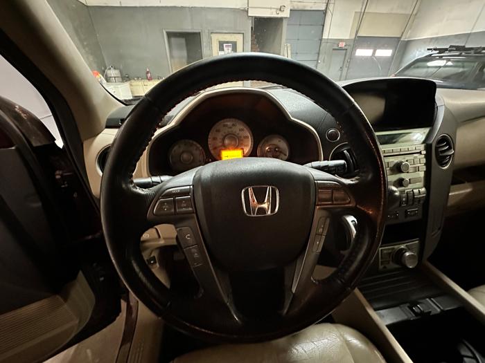 2010 honda pilot touring-4wd-5-spd-at with 226699 miles for sale near elk-river, minnesota b932376cb485453485e7cb4db1b21b52.jpeg