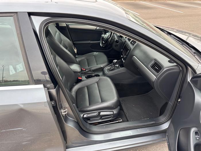 2015 volkswagen jetta se-6a with 149303 miles for sale near burnsville, minnesota b947e175c3fb41c1b60ab3f678692604.jpeg