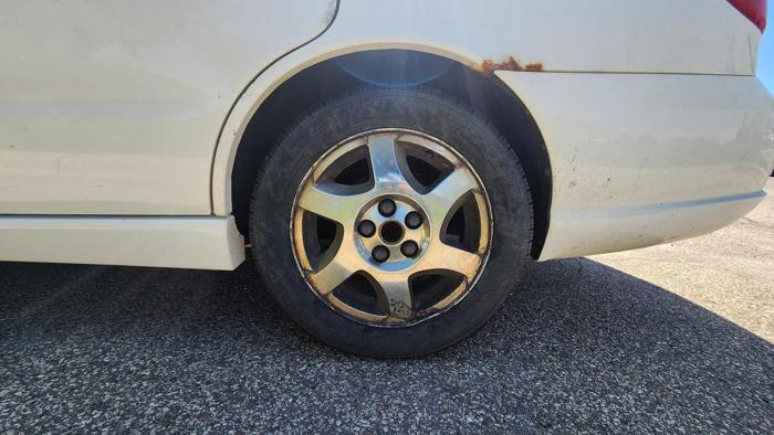 2003 saturn l-series-sedan l200 with 158898 miles for sale near burnsville, minnesota b9a854a6531848feb6a0671496555015.jpg