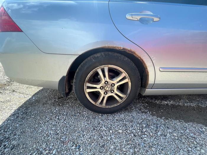 2006 honda accord ex-l-sedan-at with 300720 miles for sale near elk-river, minnesota b9b025dc83064dfe925e68d80f50d6da.jpeg