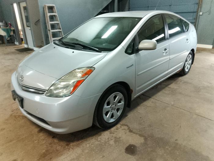 2007 toyota prius 4-door-liftback with 176312 miles for sale near elk-river, minnesota b9b1cba67b9045c9a38df44f9dff0d32.jpg
