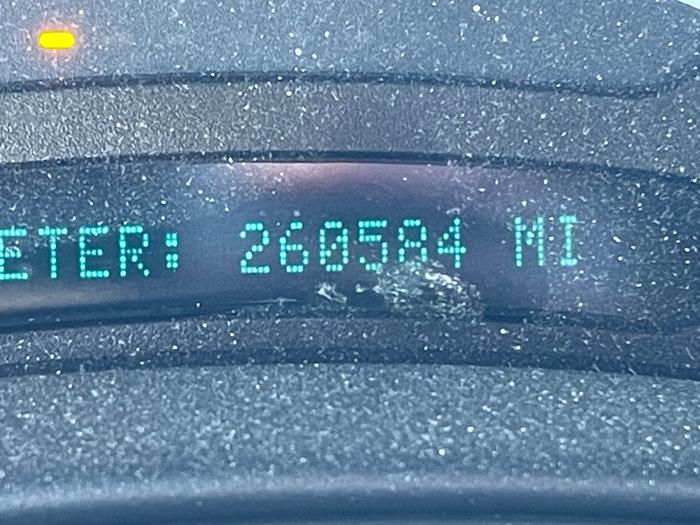 2006 gmc yukon-xl sl-1500-4wd with 260584 miles for sale near fridley, minnesota b9b76c9644384651a3fa1967a00cc5ca.jpeg