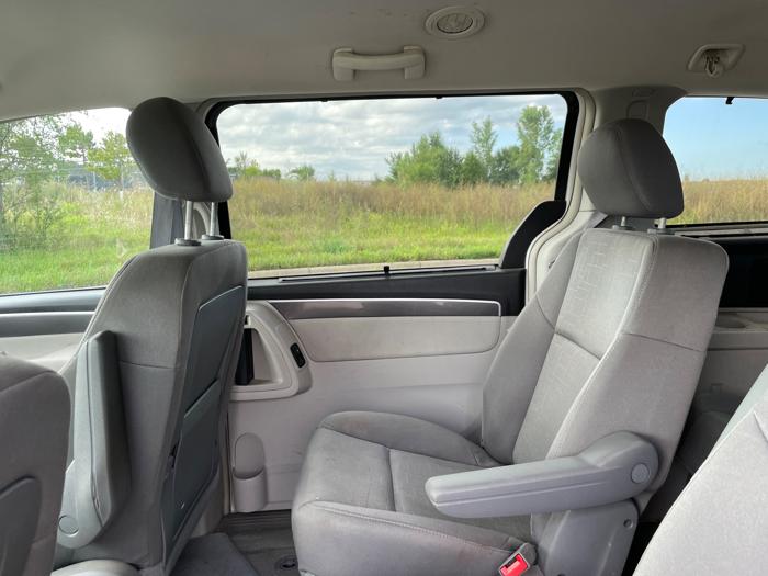 2009 volkswagen routan se-rse with 127414 miles for sale near elk-river, minnesota b9bb2030aeb84b7197feda3a3b82f5bf.jpeg