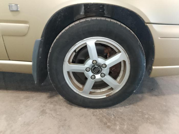 1999 volvo s70 glt-awd with 67717 miles for sale near elk-river, minnesota b9d183c4ae1c4d5aa75eff1e8d14dcf4.jpg